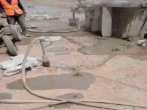 成安水泥混凝土路面板底注浆技术 路面脱空注浆整治方案